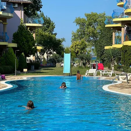 Gradina Garden B33 Черноморец