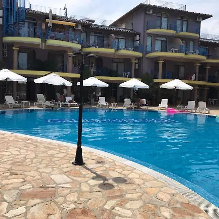 Gradina Garden B33 * Черноморец