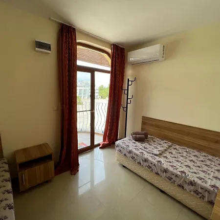 Gradina Garden B33 *